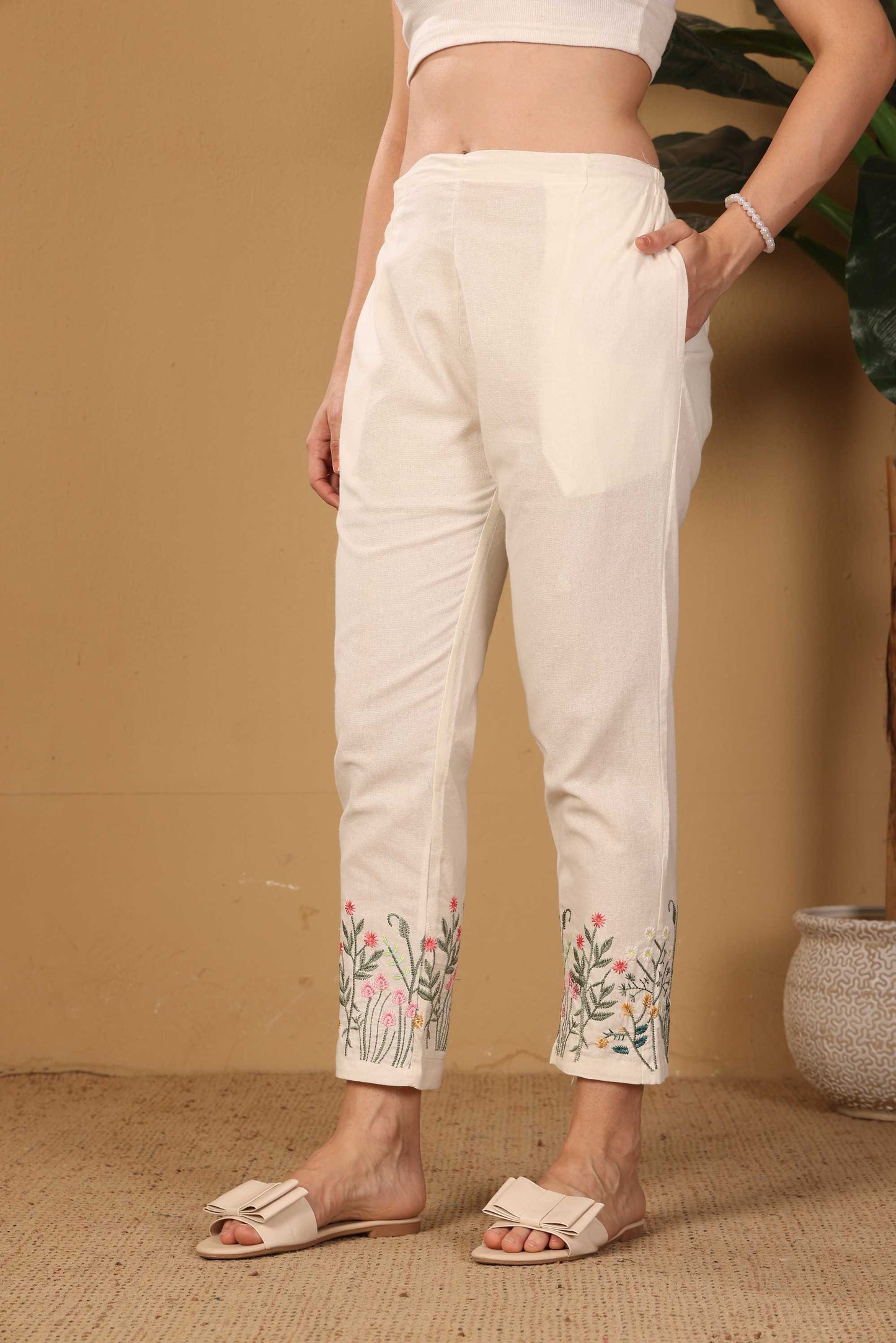 Ivory Floral Edge Bottom