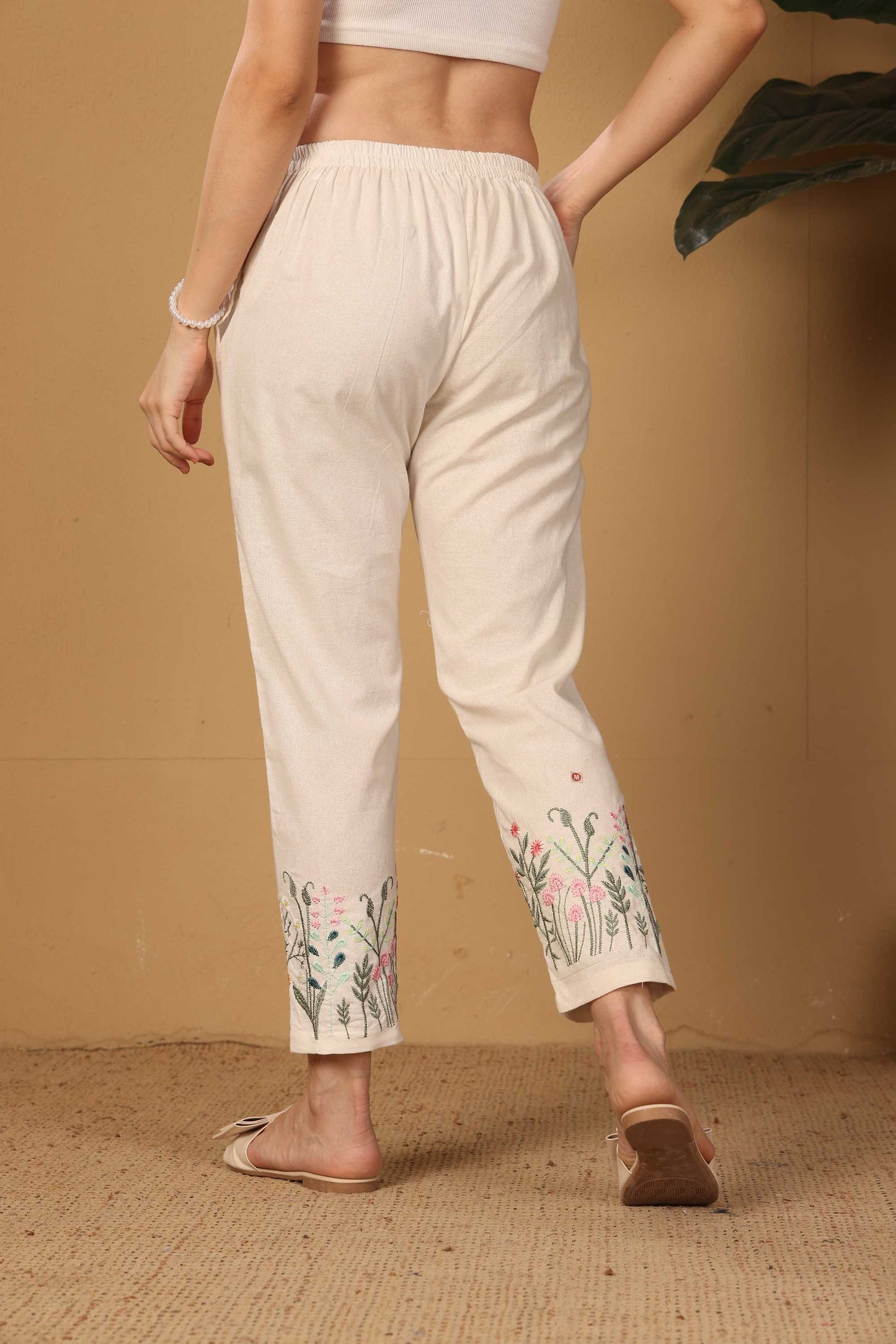 Ivory Floral Edge Bottom