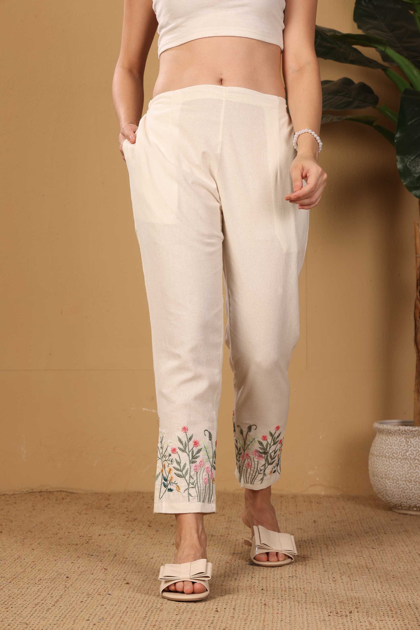 Ivory Floral Edge Bottom