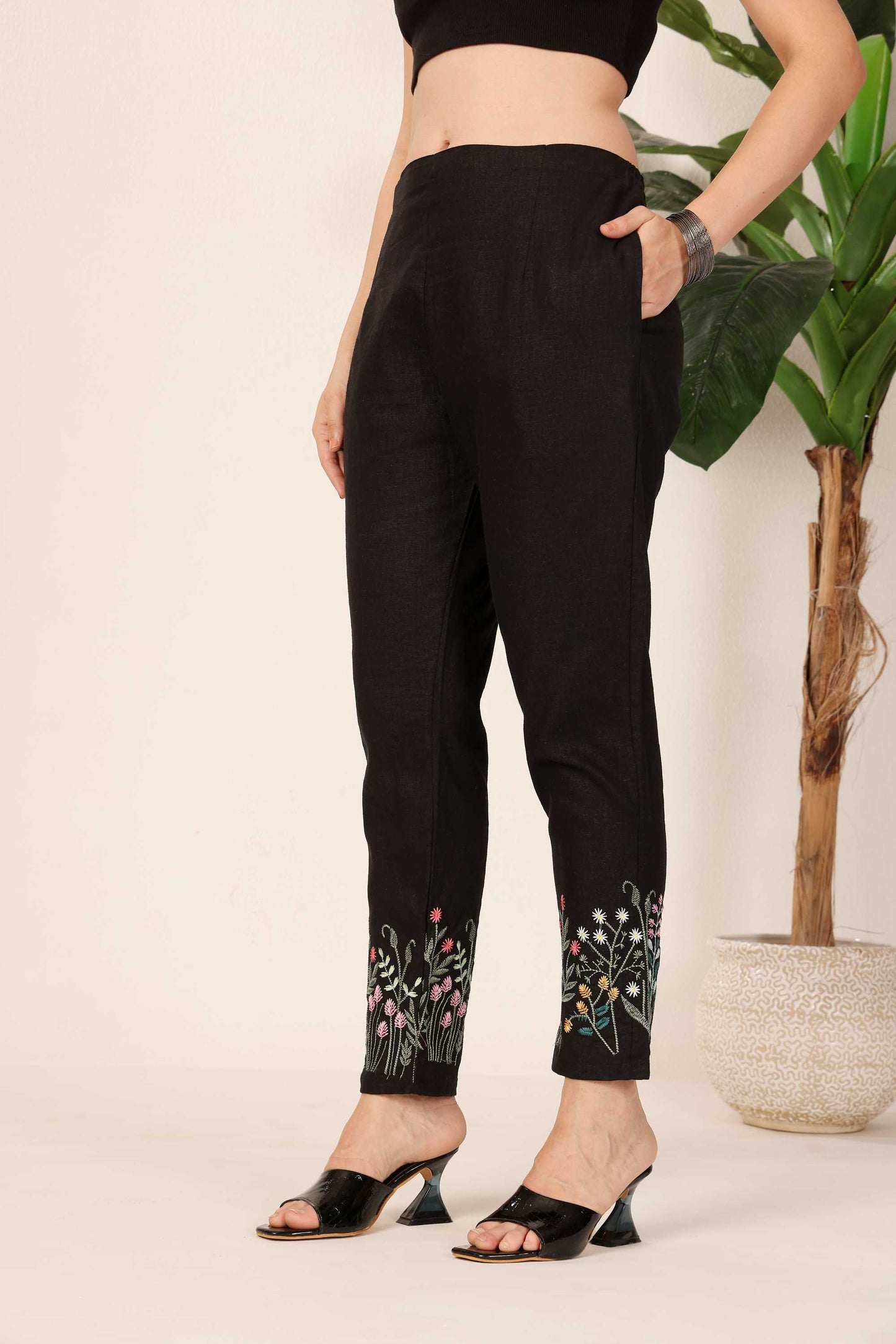 Black Floral Edge Bottom