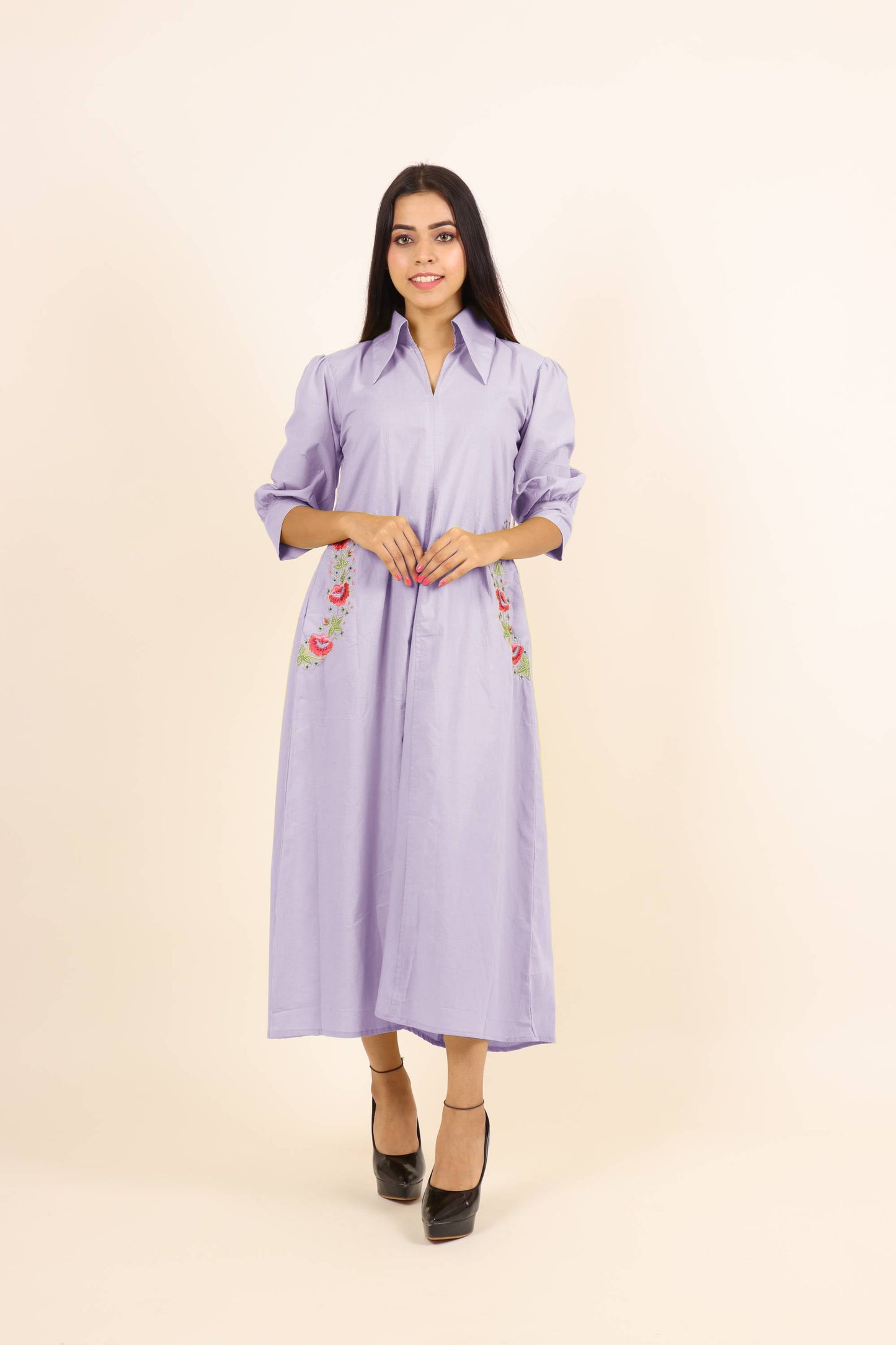 Lilac Dress with embroidery and pocket